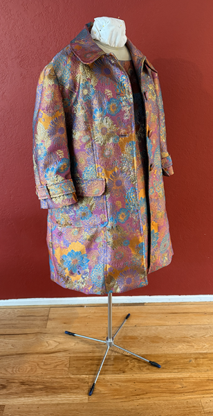 1960s Vibe Orange Multi Coat Right Quarter View. Vogue V1537 